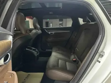 2021 Volvo S90 с пробегом 46 500 км