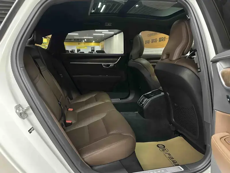 2021 Volvo S90 с пробегом 46 500 км