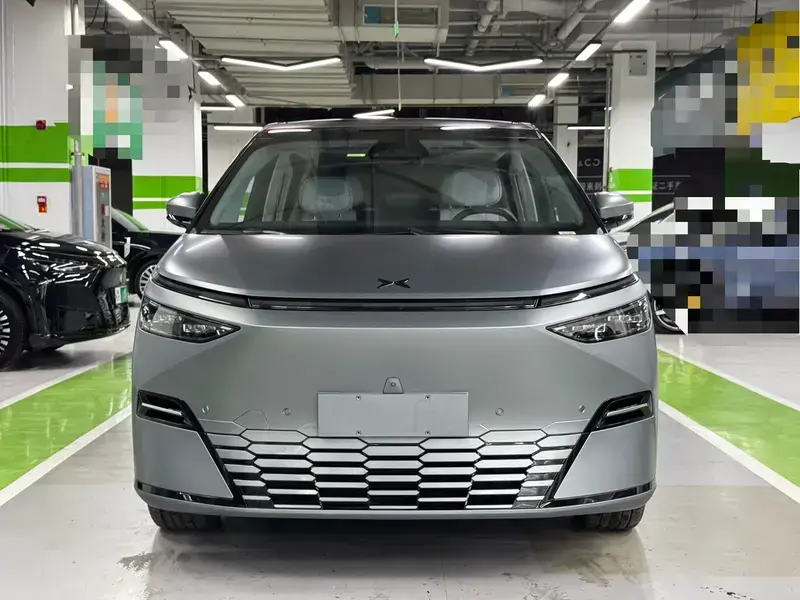 2025 Xpeng X9 с пробегом 34 000 км