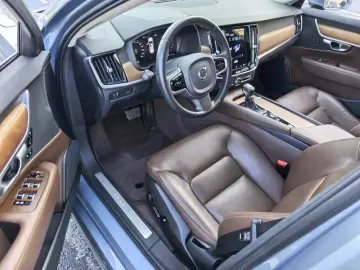2020 Volvo S90 с пробегом 93 000 км