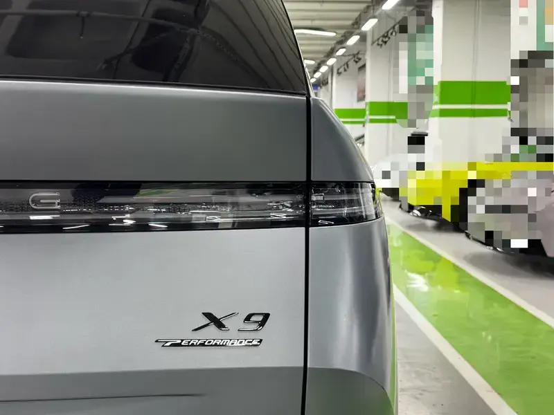2025 Xpeng X9 с пробегом 34 000 км