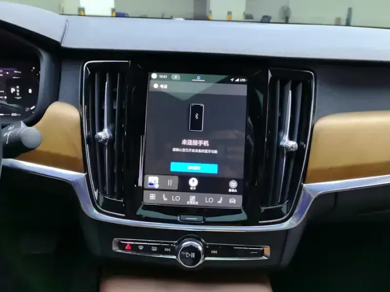 2022 Volvo S90 с пробегом 66 000 км