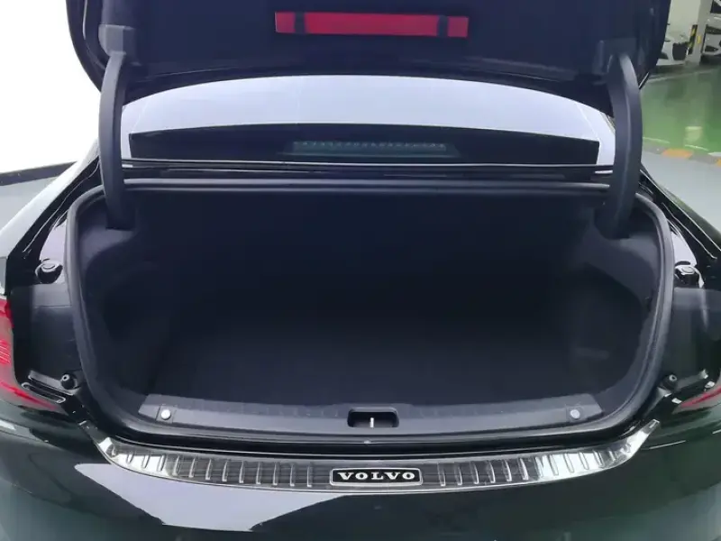 2022 Volvo S90 с пробегом 66 000 км