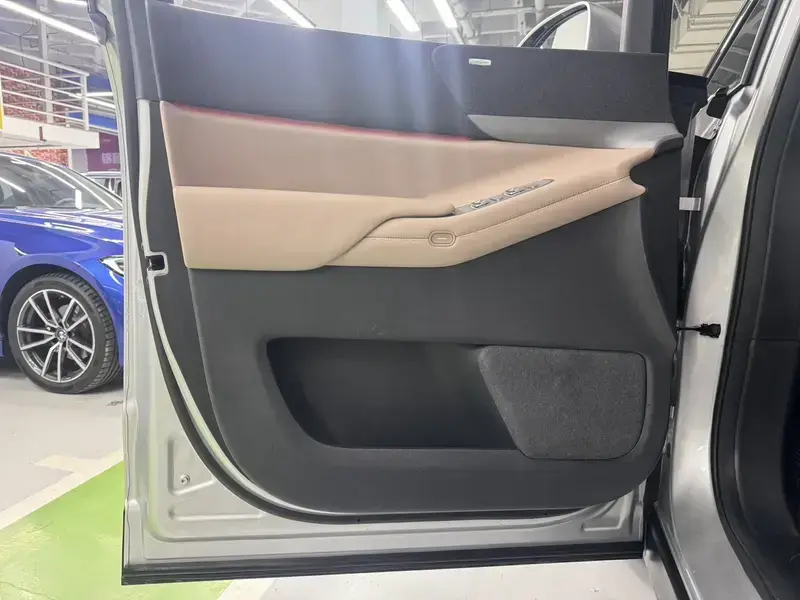 2024 Xpeng X9 с пробегом 69 000 км
