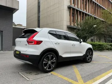 2021 Volvo XC40 с пробегом 61 900 км