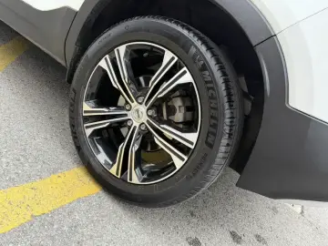 2021 Volvo XC40 с пробегом 61 900 км