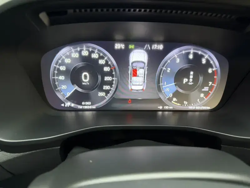2021 Volvo XC40 с пробегом 61 900 км