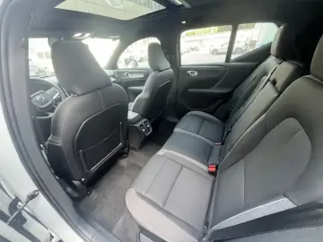 2025 Volvo XC40 с пробегом 73 000 км