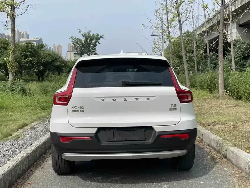 2020 Volvo XC40 с пробегом 68 000 км