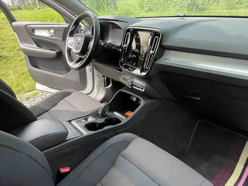 2020 Volvo XC40 с пробегом 68 000 км