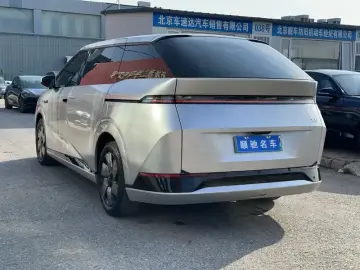 2024 Xpeng X9 с пробегом 22 000 км