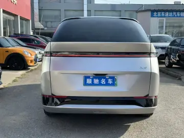 2024 Xpeng X9 с пробегом 22 000 км