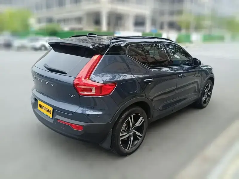 2022 Volvo XC40 с пробегом 30 700 км