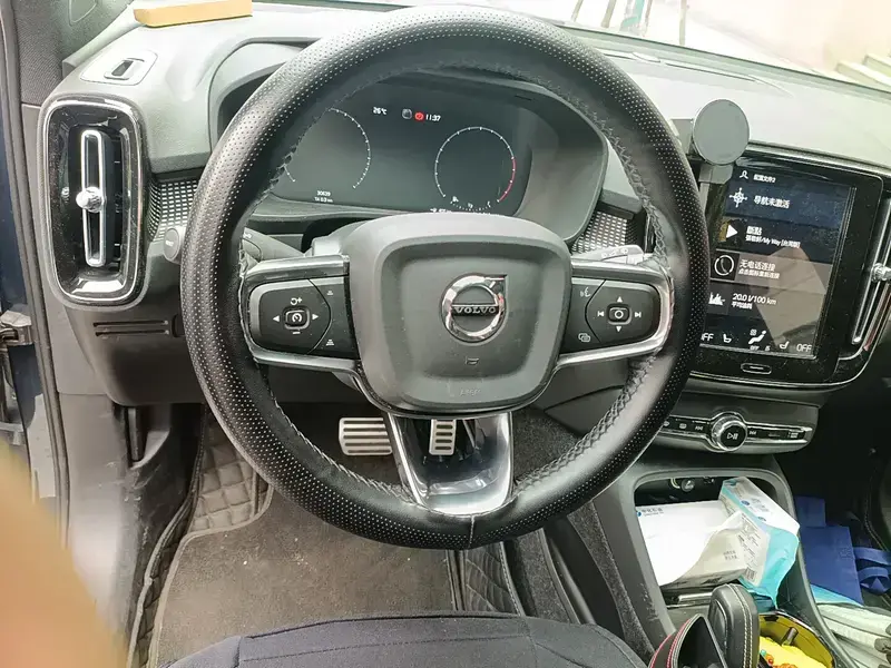 2022 Volvo XC40 с пробегом 30 700 км