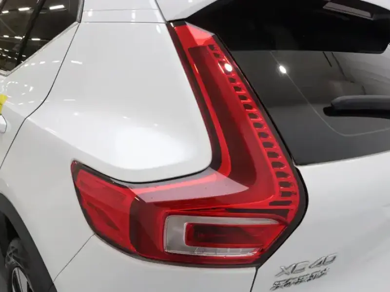 2024 Volvo XC40 с пробегом 33 900 км