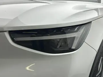 2024 Volvo XC40 с пробегом 74 600 км