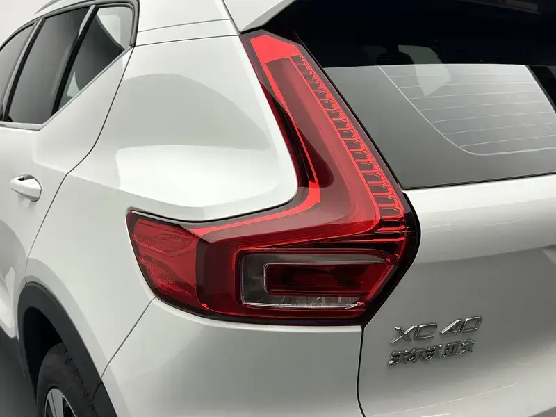 2024 Volvo XC40 с пробегом 74 600 км
