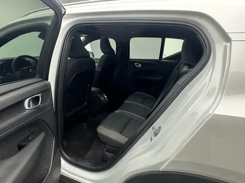 2024 Volvo XC40 с пробегом 74 600 км