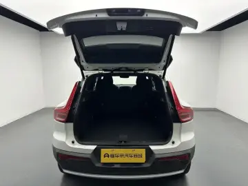 2024 Volvo XC40 с пробегом 74 600 км