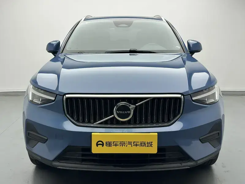 2024 Volvo XC40 с пробегом 79 100 км