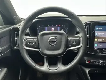 2024 Volvo XC40 с пробегом 79 100 км