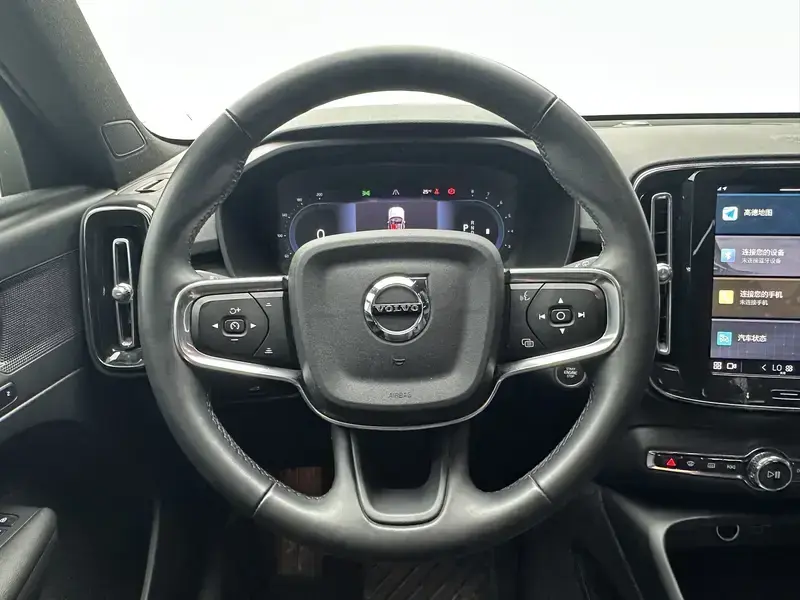 2024 Volvo XC40 с пробегом 79 100 км