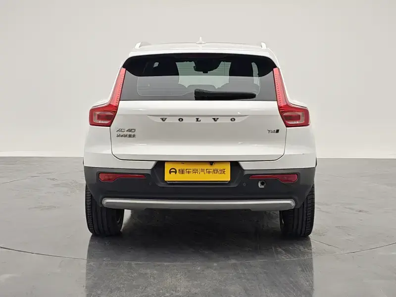 2021 Volvo XC40 с пробегом 65 900 км