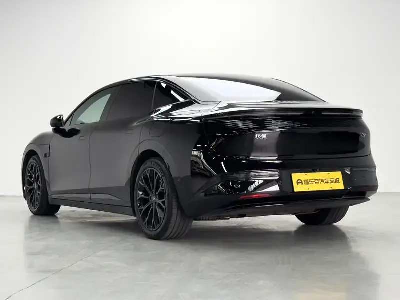 2024 Zeekr 007 с пробегом 39 600 км