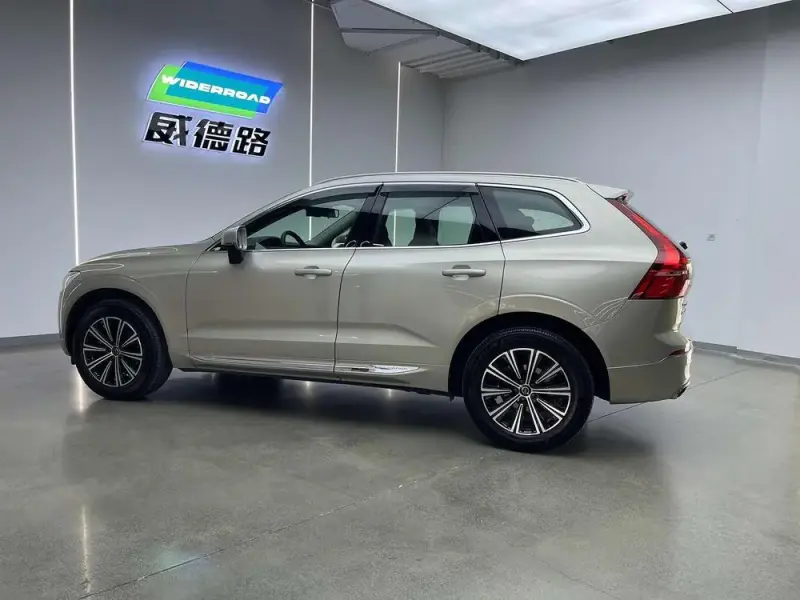 2020 Volvo XC60 с пробегом 49 800 км