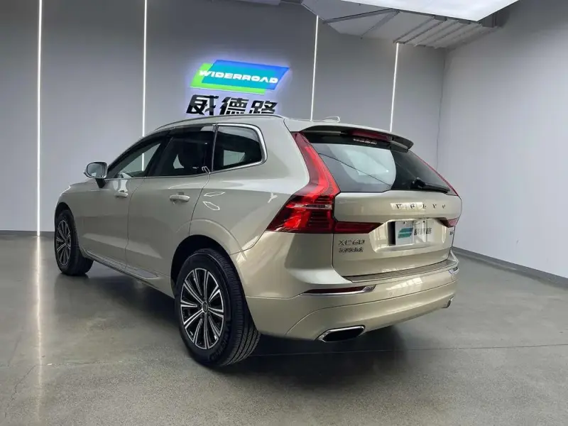 2020 Volvo XC60 с пробегом 49 800 км