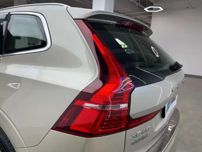 2020 Volvo XC60 с пробегом 49 800 км