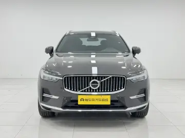 2024 Volvo XC60 с пробегом 10 900 км