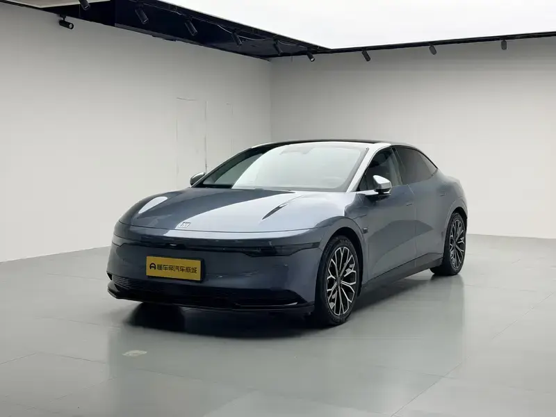 2024 Zeekr 007 с пробегом 21 300 км