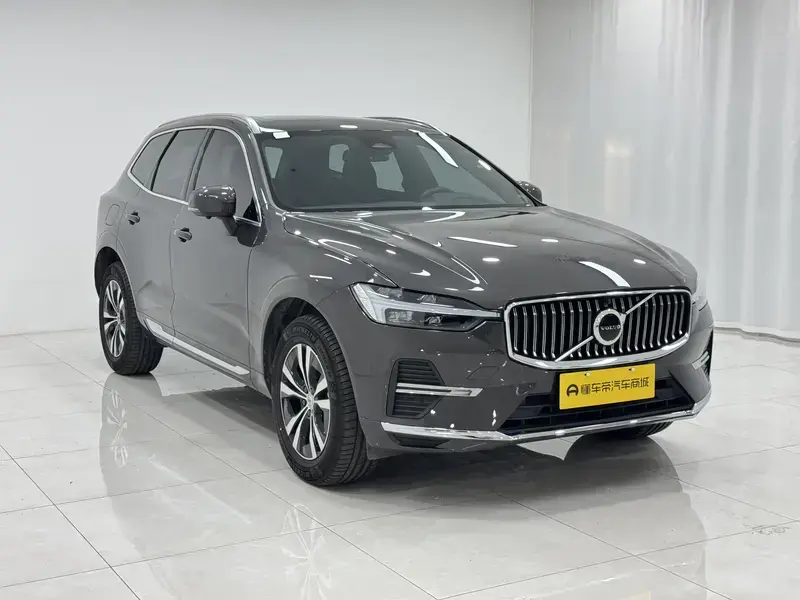 2024 Volvo XC60 с пробегом 10 900 км