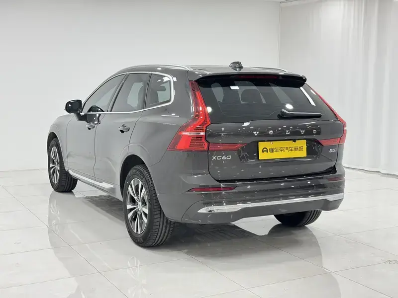 2024 Volvo XC60 с пробегом 10 900 км