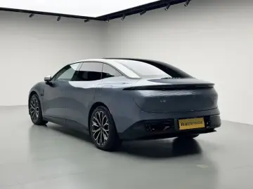 2024 Zeekr 007 с пробегом 21 300 км