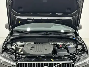2024 Volvo XC60 с пробегом 10 900 км