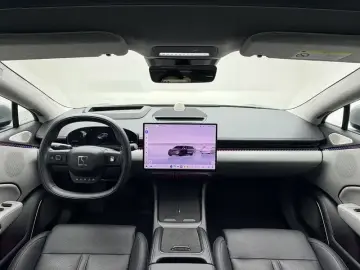 2024 Zeekr 007 с пробегом 21 300 км