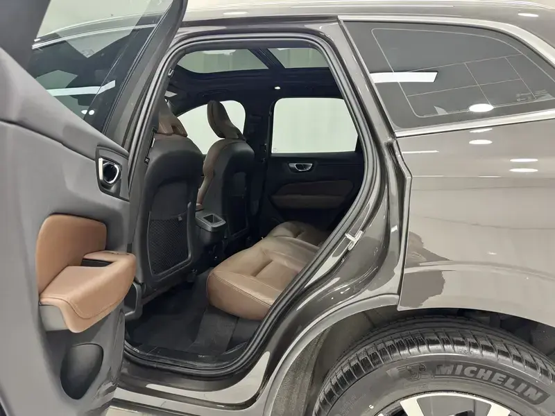 2024 Volvo XC60 с пробегом 10 900 км