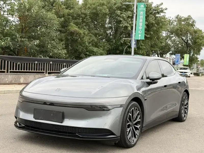 2024 Zeekr 007 с пробегом 42 000 км