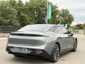 2024 Zeekr 007 с пробегом 42 000 км