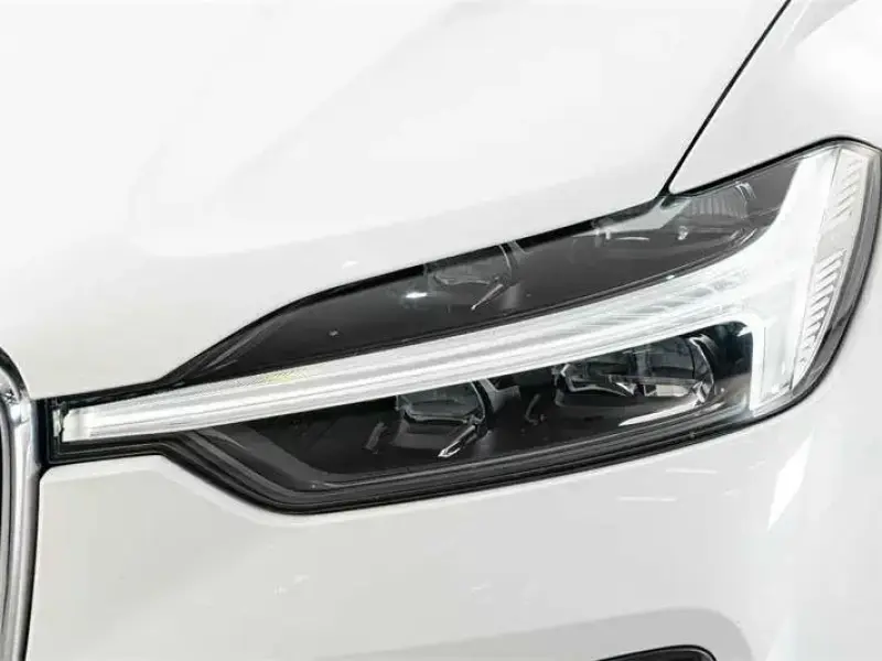 2023 Volvo XC60 с пробегом 49 900 км
