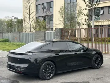 2024 Zeekr 007 с пробегом 28 000 км