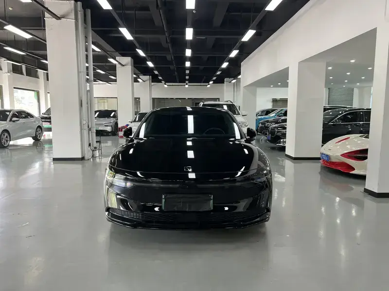 2024 Zeekr 007 с пробегом 50 000 км