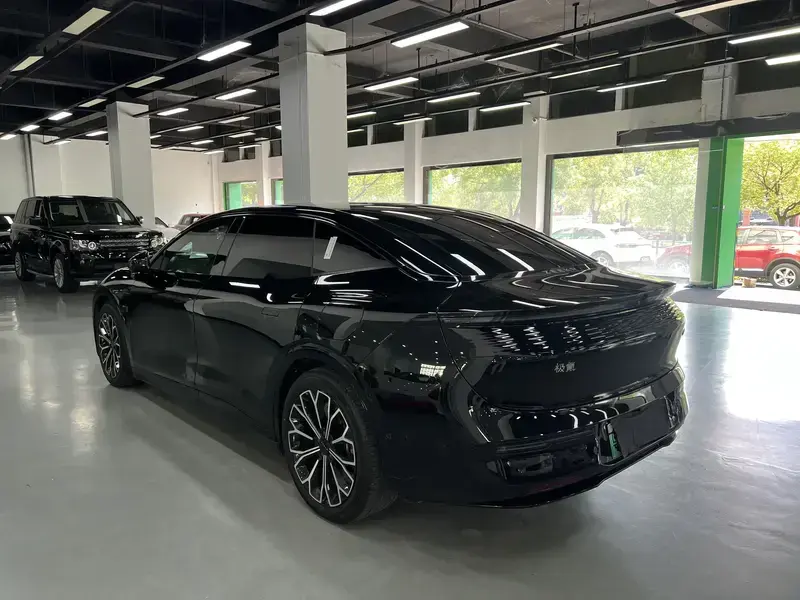 2024 Zeekr 007 с пробегом 50 000 км