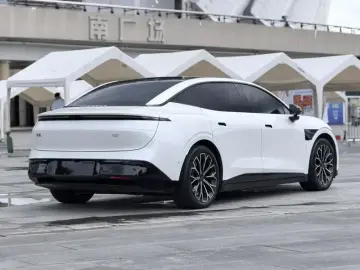 2024 Zeekr 007 с пробегом 37 700 км