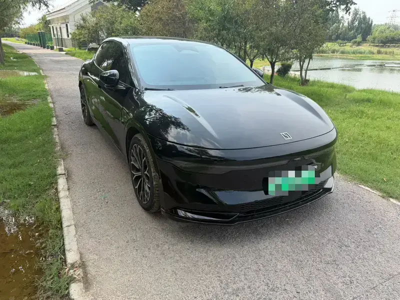 2024 Zeekr 007 с пробегом 39 000 км