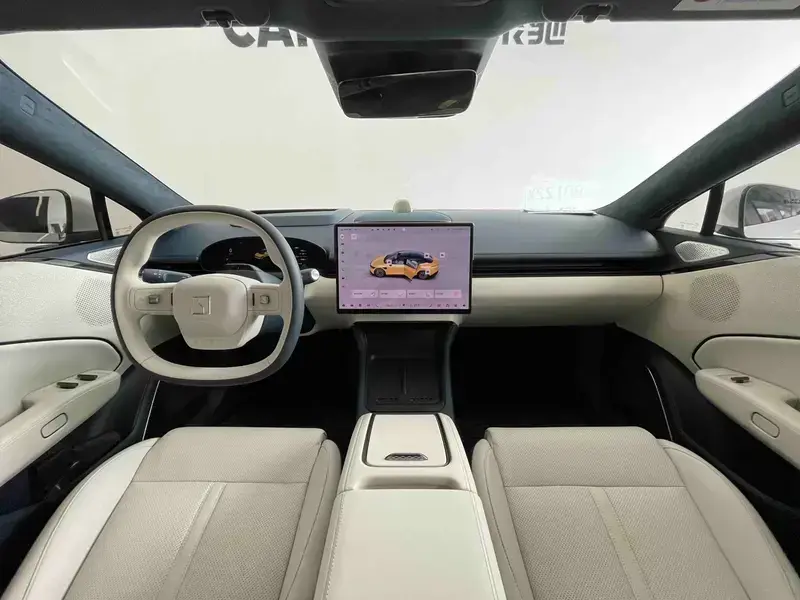 2025 Zeekr 007 с пробегом 13 000 км