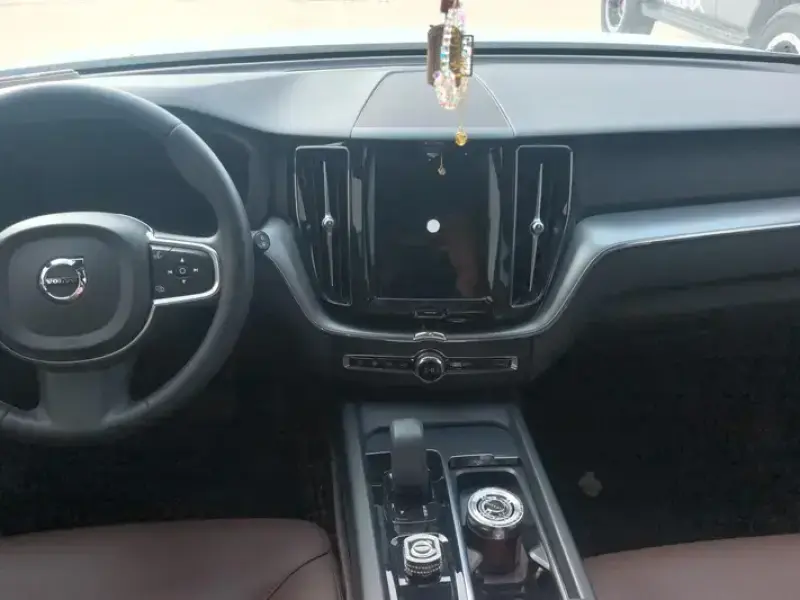 2022 Volvo XC60 с пробегом 48 000 км