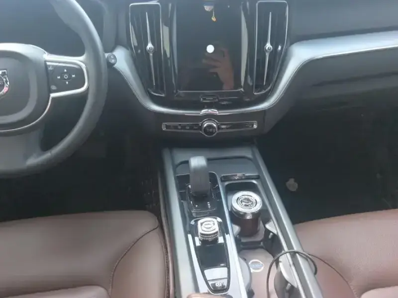 2022 Volvo XC60 с пробегом 48 000 км